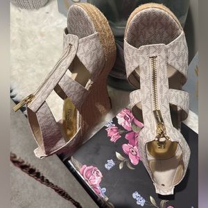 Michael Kors size 8 1/2 wedge ladies shoes